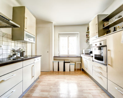 kitchen in 3-person suite